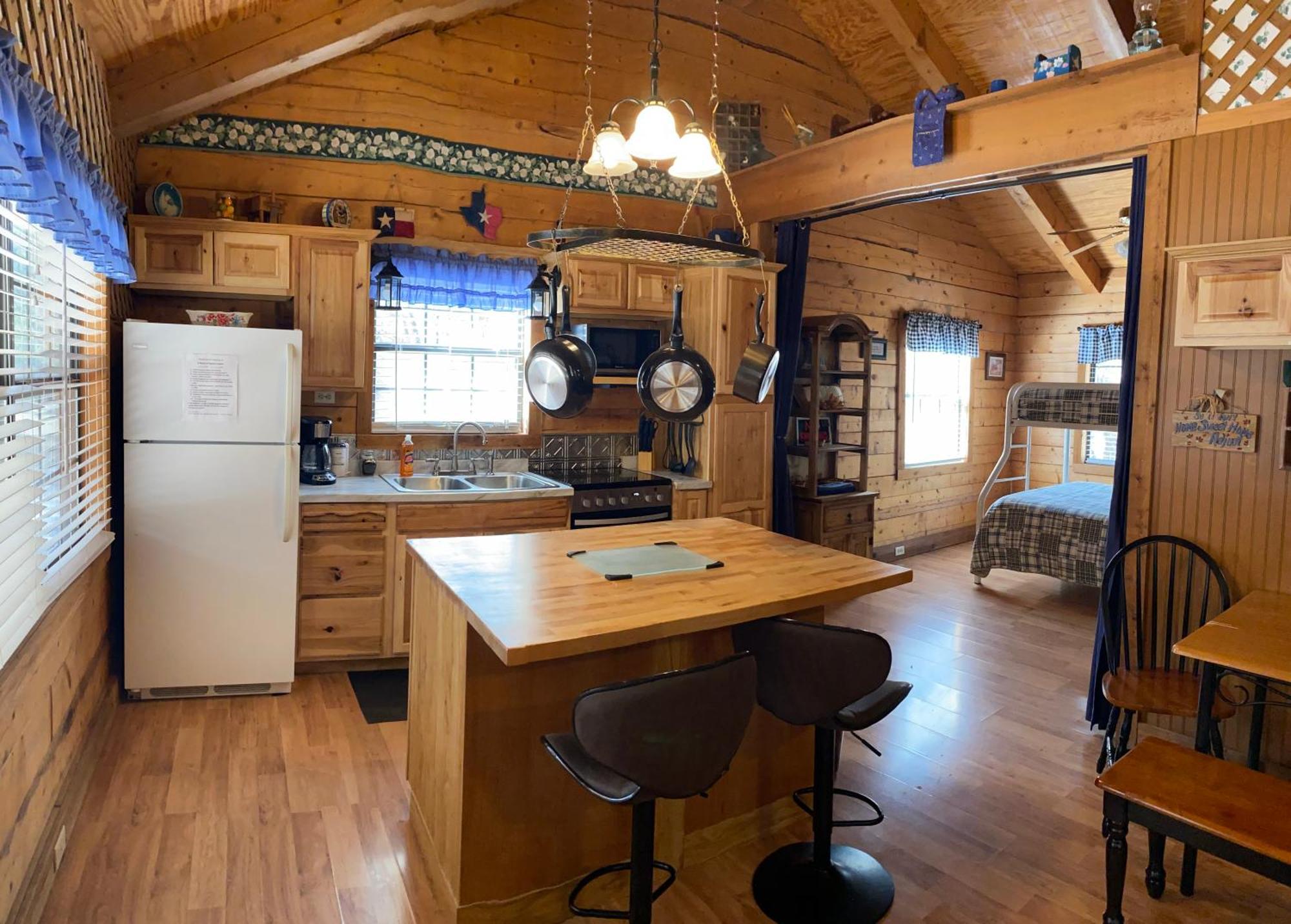 A Peace Of Heaven Cabins And Rv Vanderpool Exterior foto