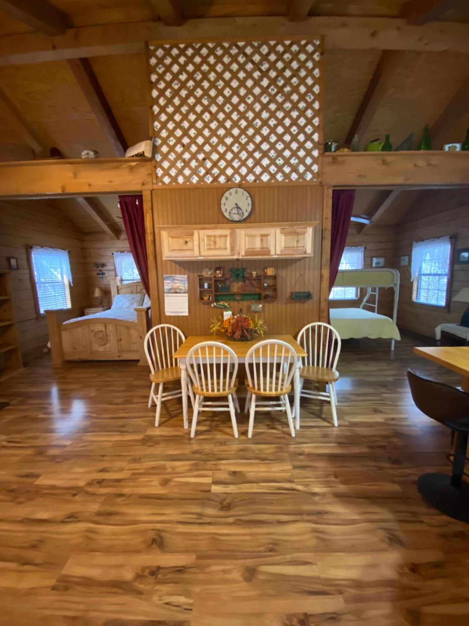 A Peace Of Heaven Cabins And Rv Vanderpool Exterior foto